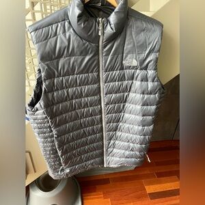 XL north face vest